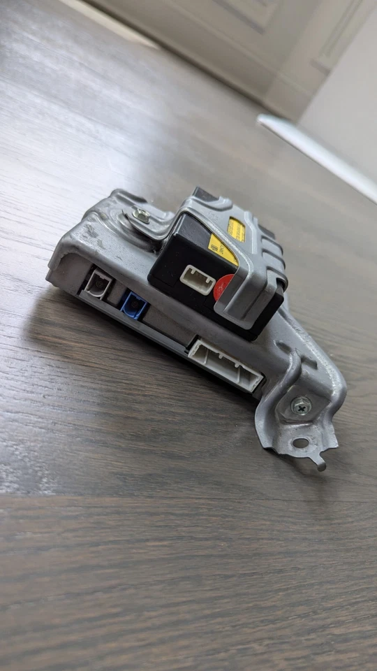 Computadora módulo de control de dirección asistida Toyota Prius V 2012 2013 2014 89650-47421 Foto 4 de 4