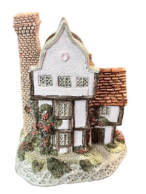 David Winter Triple Oast, Suffolk House, St. Anne's Well Village