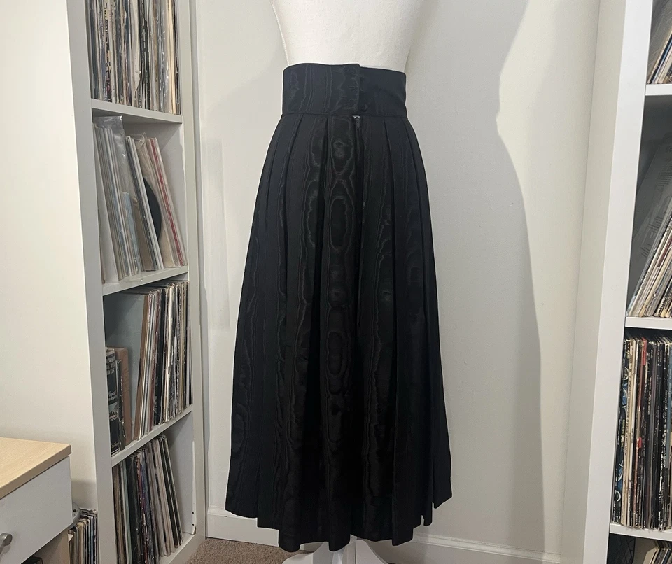 VTG 1950’s A.J. Bari Victorian Gothic Black Pleated Taffeta Midi Skirt Women’s 4 - Image 2 of 4