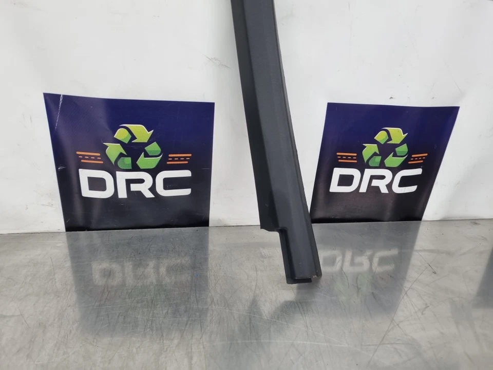 MERCEDES BENZ W204 C220 BERLINA 08-14 MARCO PUERTA MOLDURA PASAJERO TRASERO Foto 2 de 4