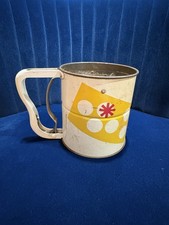 Vintage 1950s Androck Hand-i-Sift Flour Sifter Retro-Themed Kitchen Design Large