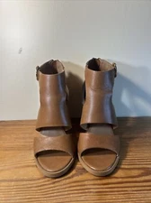 Diba Isabelle Leather Sandal Camel Color size 7 EUC great condition Stitch Fix