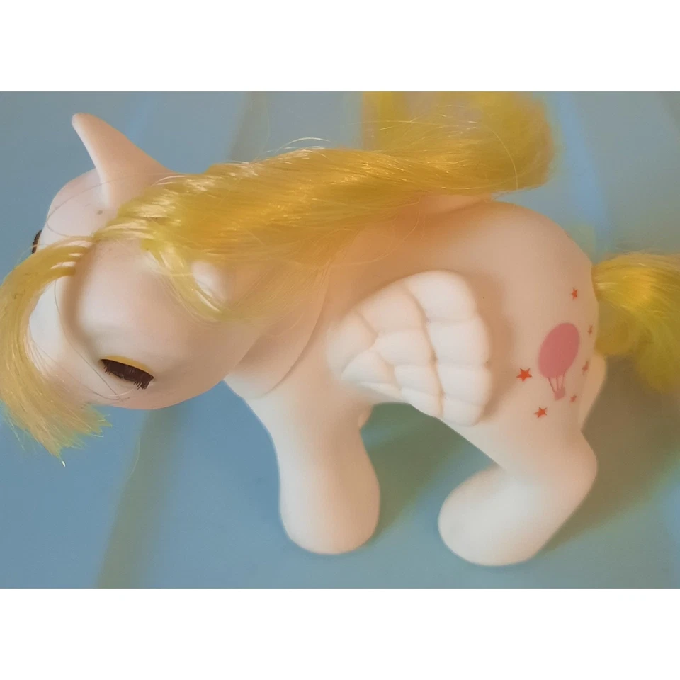 De colección G1 My Little Pony Bebé Lofty con Accesorios Amarillo Pegaso Casi Nuevo MLP Foto 3 de 4