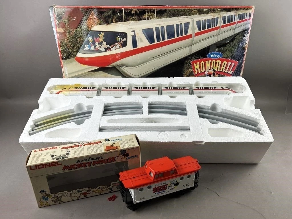 25+ Lionel Mickey Mouse O Scale Model Railroad Freight Cars for