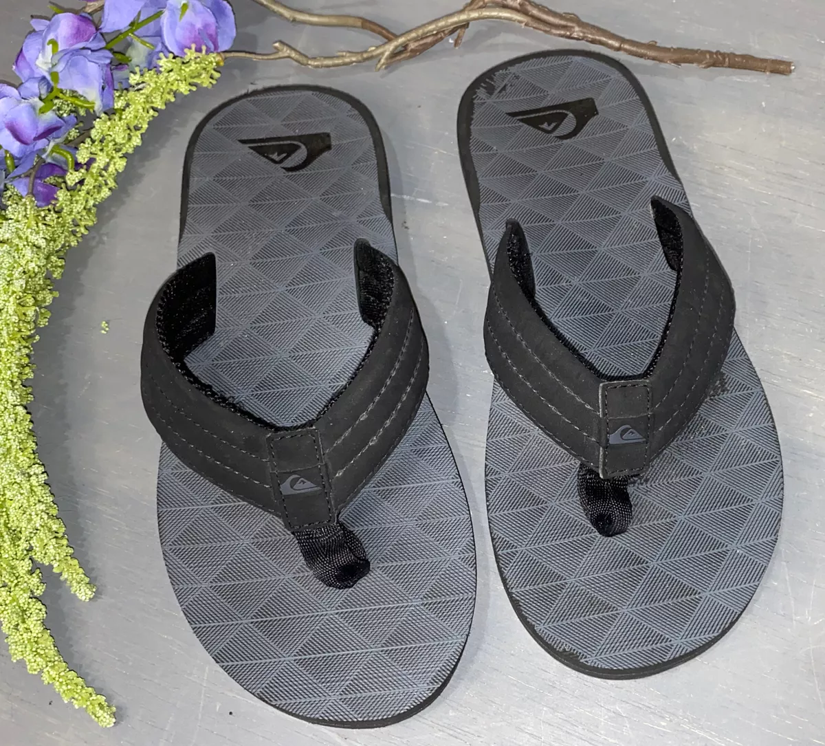 Quicksilver boys deals flip flops