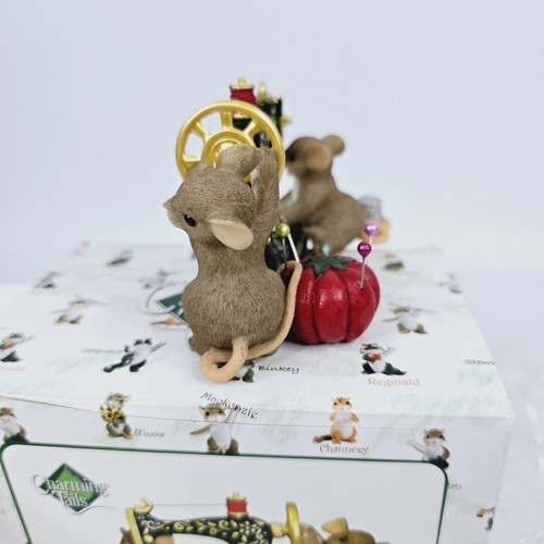 NEW Charming Tails "We're Sewing Love" 84/149 Mice Figurine Fitz And Floyd - Picture 5 of 14