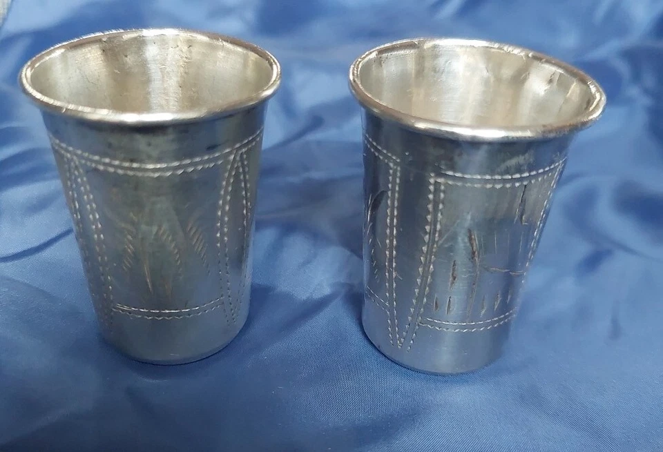 Rare paire de petits gobelets à vodka argent massif Kiev Kokoshnik 1908/18 - Photo 3/4