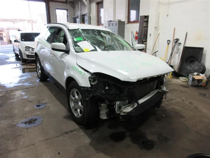 PLASTIC ENGINE COVER Volvo XC60 2012 12 1045360 - Imagem 3 de 4