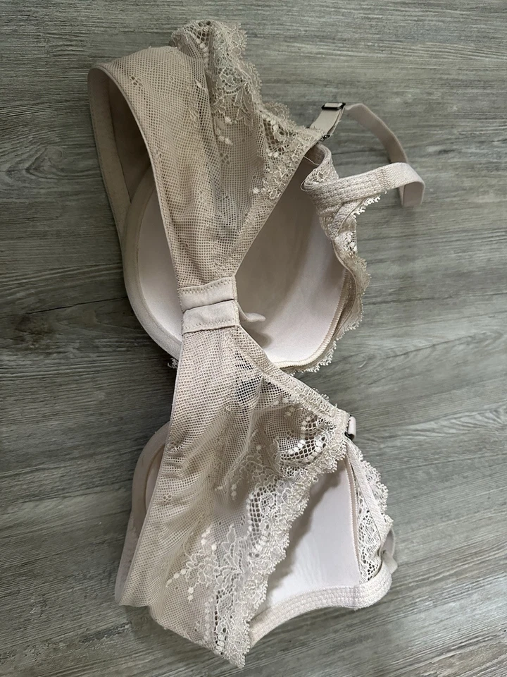 5 Spanx Women’s Bras 38B And 36C Push Up Style - Image 3 of 4