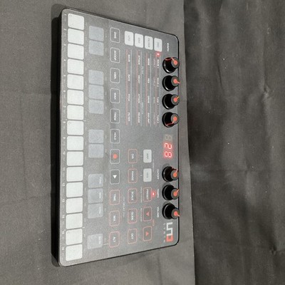 IK Multimedia Uno Synth Portable Monophonic Analog Synthesizer - Made In Italy