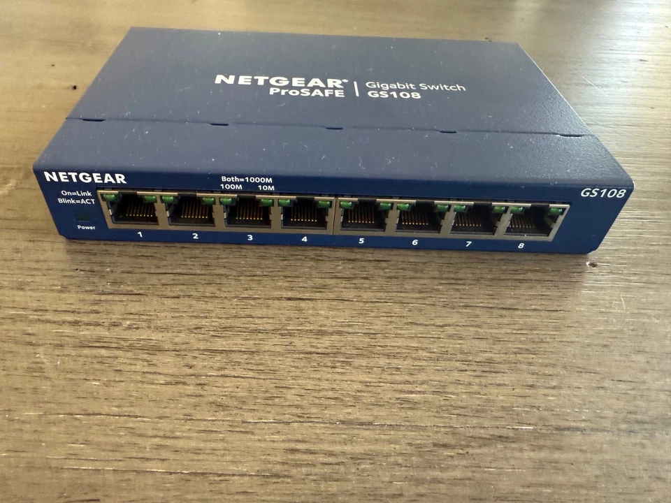Netgear ProSafe GS108 V4 8 Port Gigabit Ethernet Network Switch W/ Power Supply - Image 2 of 4