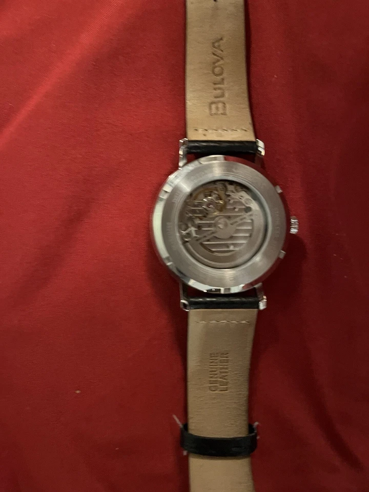 Reloj Boluva Automático - Esfera Impresionante. Foto 4 de 4