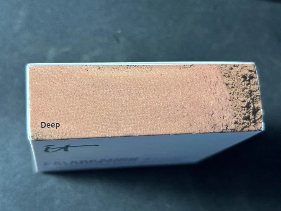 IT Cosmetics Celebration Foundation Illumination - Hydrating Powder - Deep - Image 4 of 4