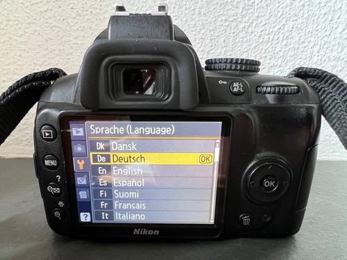 Nikon D3000 10.2MP digitale Spiegelreflexkamera DSLR Kit mit 18-55mm Objektiv - Bild 4 von 9