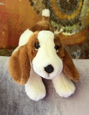 Animal Alley Toy's R Us Bassett Hound Plush Puppy Dog 1999 Brown White 15" Long