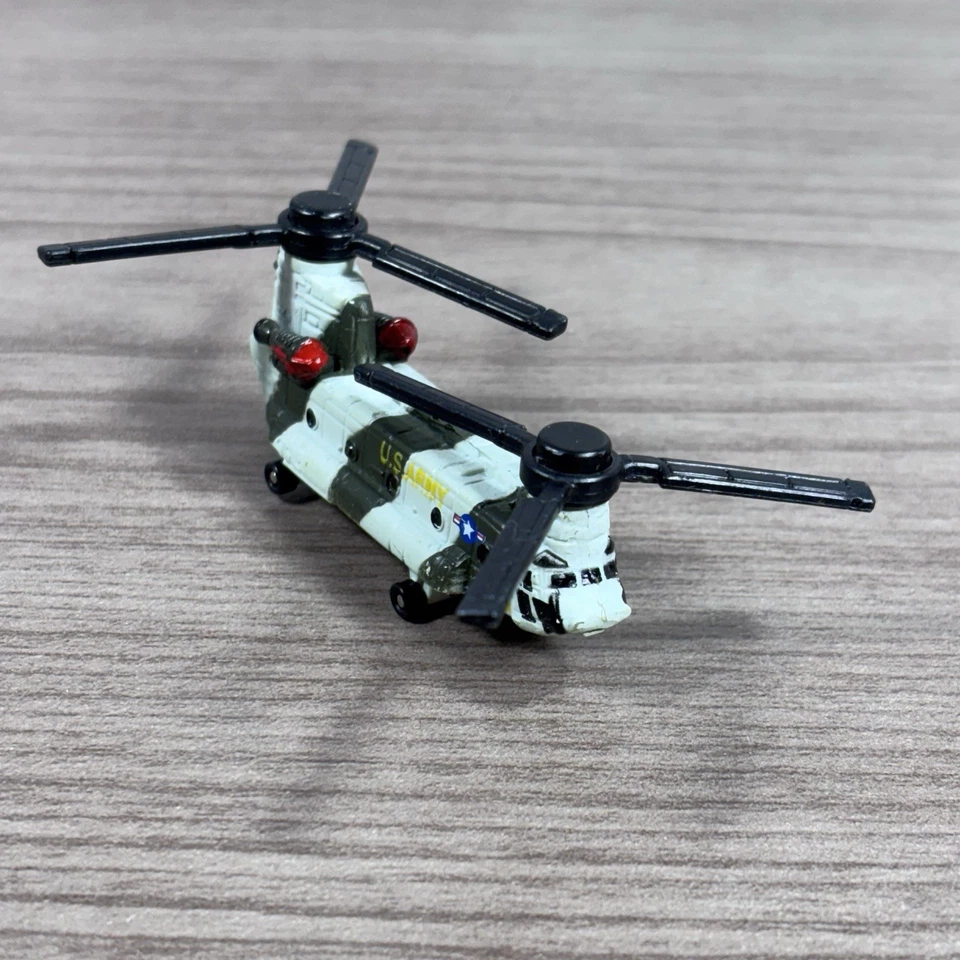 Micro Máquina Plástico Militar CH-47 Chinook Helicóptero en Camuflaje a Rayas Foto 4 de 4