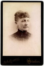 Cabinet Card Circa 1880s A.C. Austin Old Lady In Dress Nashua NH