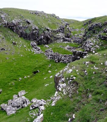 Photo 6x4 Sheep folds, Clew Head Bay Hevda These sheep folds use the side c2010