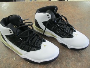 Jordan Max Aura White/ Metallic/ Gold/ Black AQ9084-107 Size 7.5 | eBay