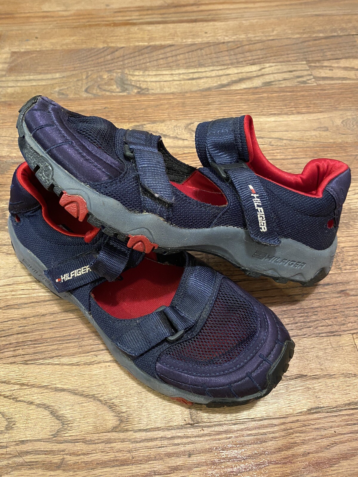 tommy hilfiger water shoes