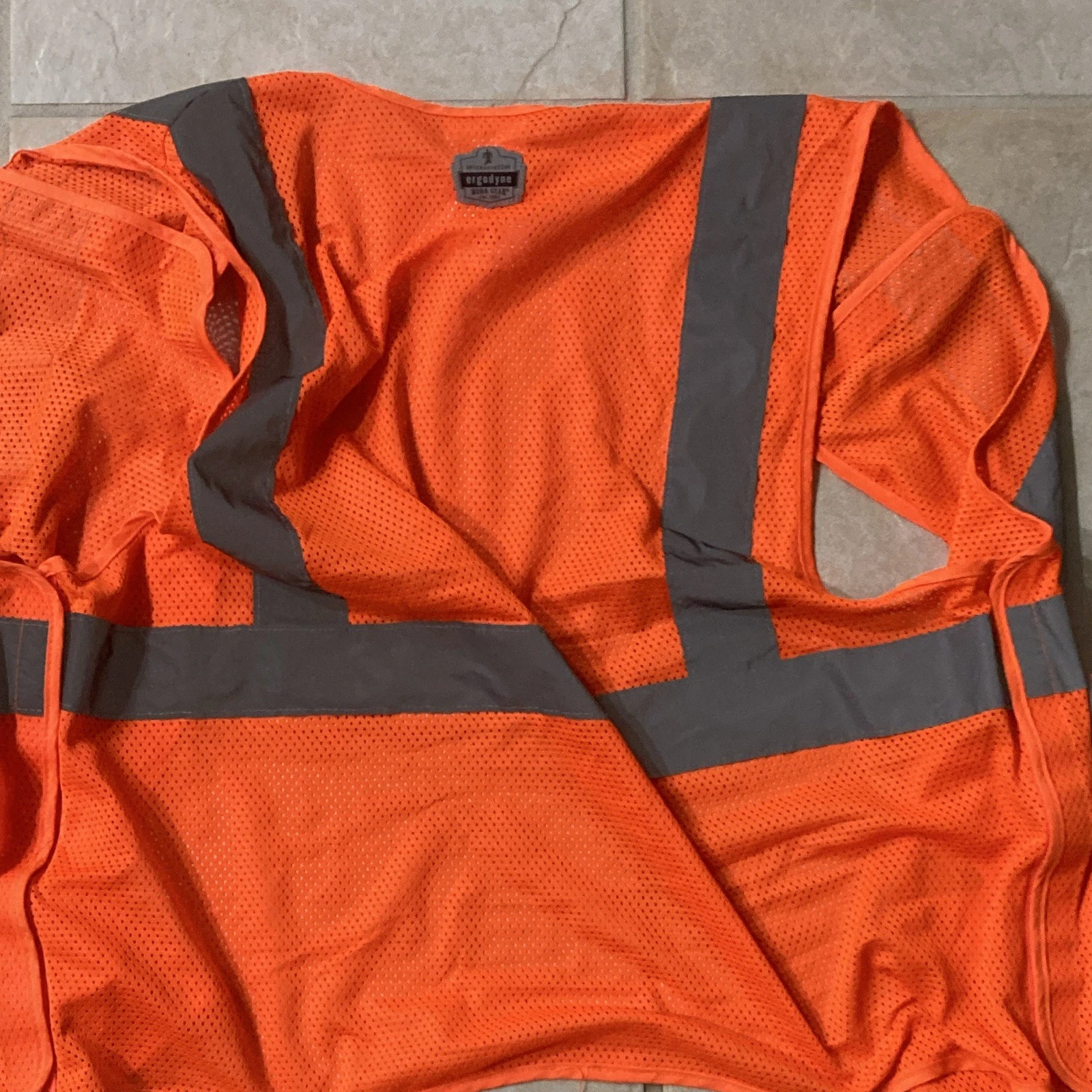 Qty 15 Ergodyne Hi-Vis Orange/Gray Mesh Reflective Vest S/M ANSI 107-2020 R2 - product detail image 3
