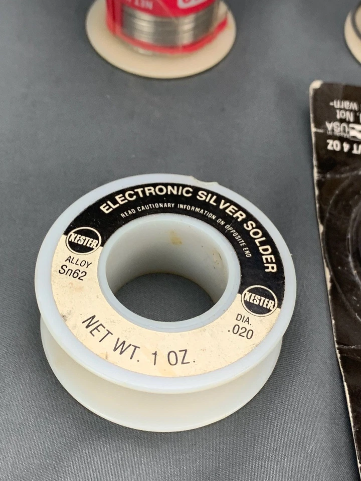 Lote de 4 carretes de soldadura: 1x cojinete de plata soldadura y 3x carretes de soldadura con núcleo de colofonia T0175 Foto 2 de 4