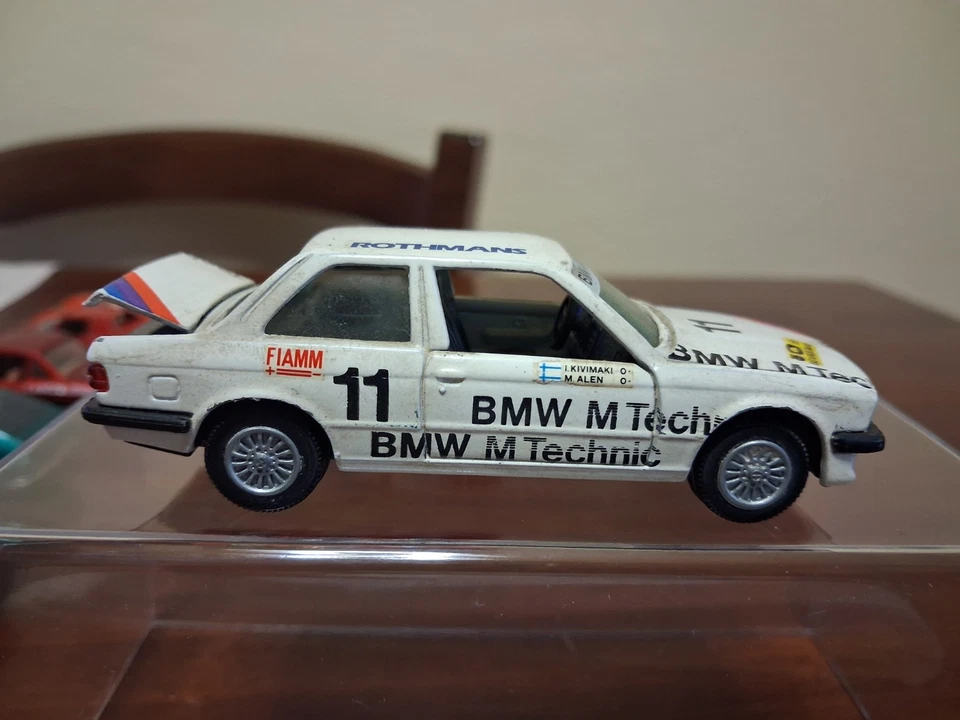 GAMA BMW 325i SCALA 1/43 - Immagine 2 di 4