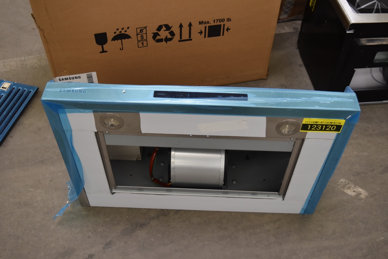 Samsung NK30N7000US 30" Stainless Range Hood NOB 123120