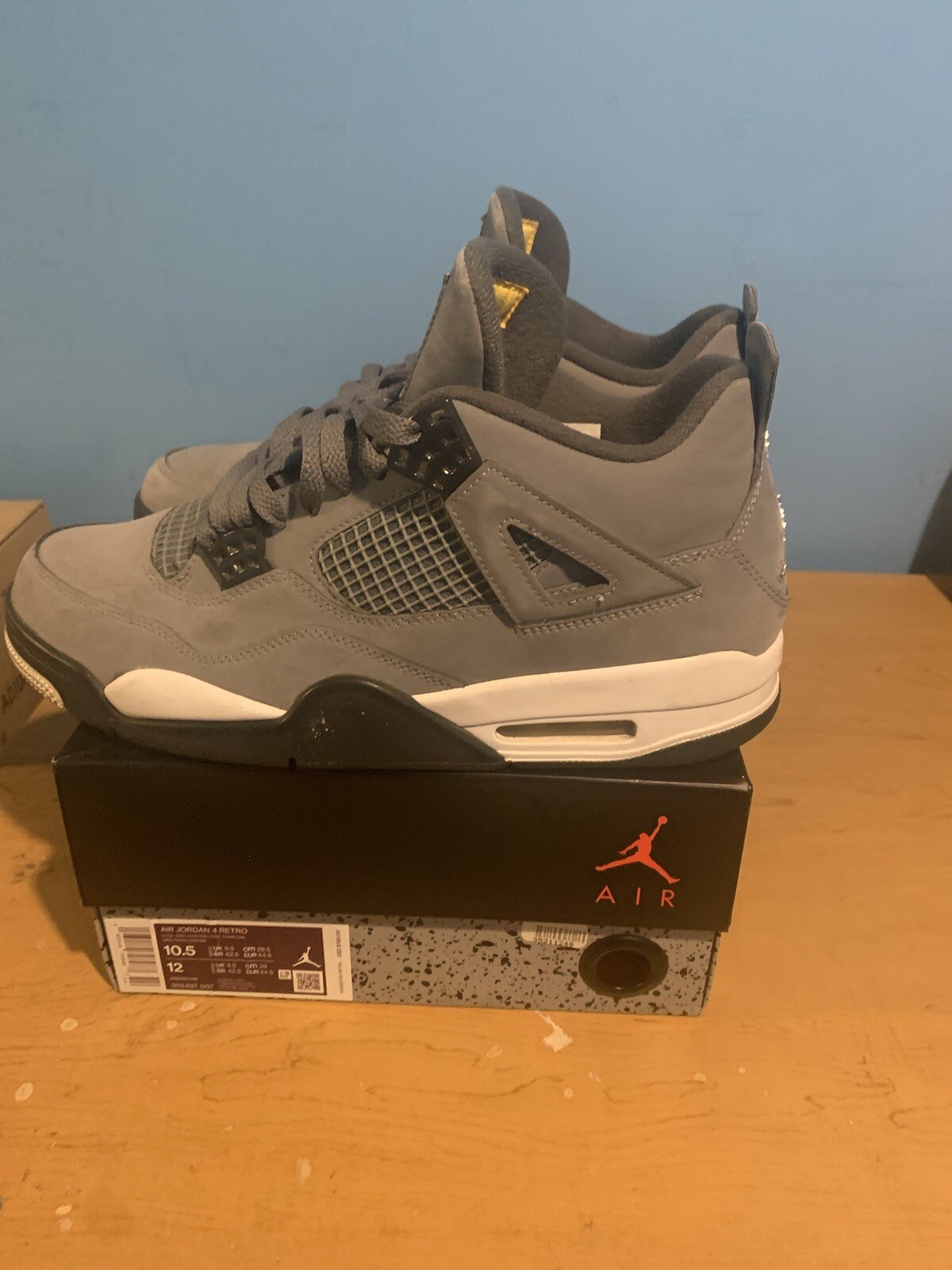 Size 10.5 cool grey Air Jordan 11 Low  main image 2