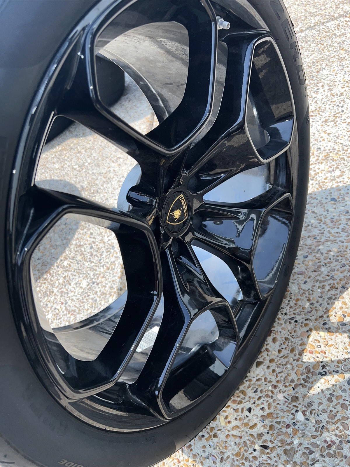 Factory Lamborghini Huracan Giano Wheel 20" Genuine OEM Rear Black 4T0601017A