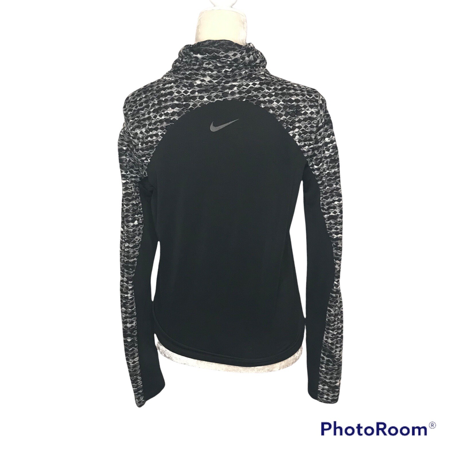 Nike Hyperwarm Mock Neck Fitted Training Pullover… - image 2