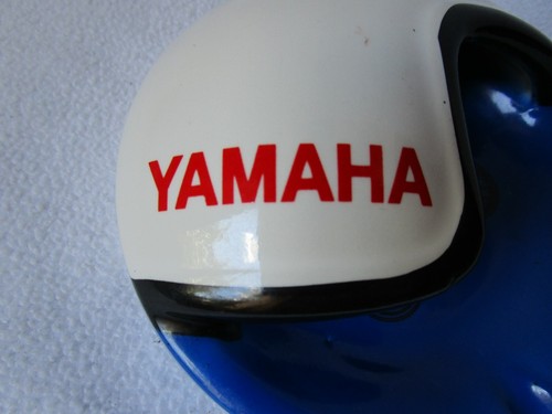 JAMAHA Motorrad-Helm seltener Keramik-Werbe-Aschenbecher Ascher Werbung 12,5cm - Picture 2 of 7
