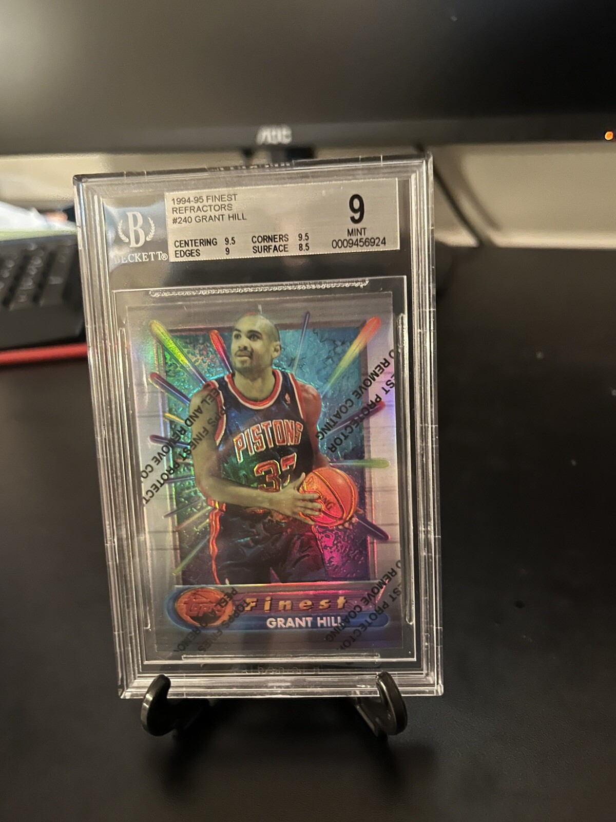 💎 1994 Topps Finest Grant Hill #240 (Refractor w/Coating) - BGS 9