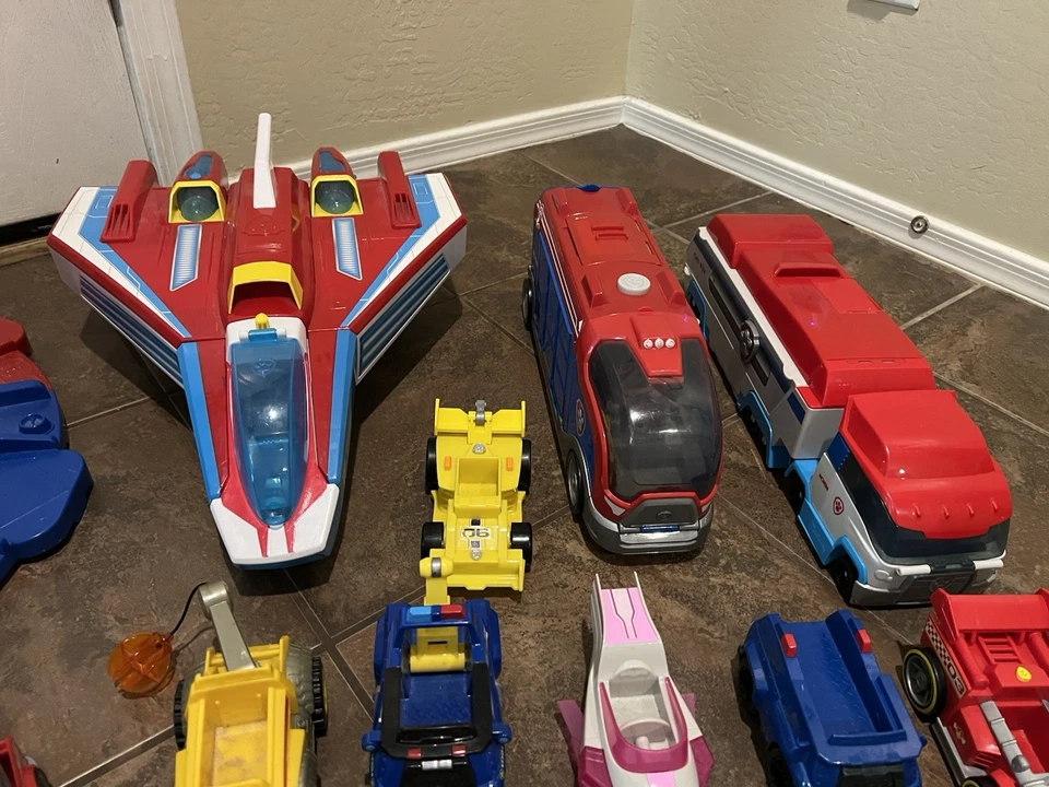 Paw Patrol MEGA LOT Bundle – My Size Lookout Tower, Vehicles & Figures! - Image 3 of 4