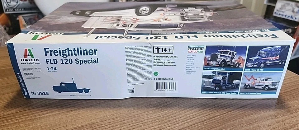Italeri 3925 1/24 Scale Model Kit U.S Freightliner FLD 120 Special Tractor Truck - Image 3 of 4