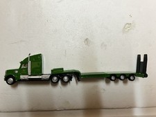 Di cast ,John Deer Articulated Tractor Unit And Low Loader Trailer And Rear Ramp