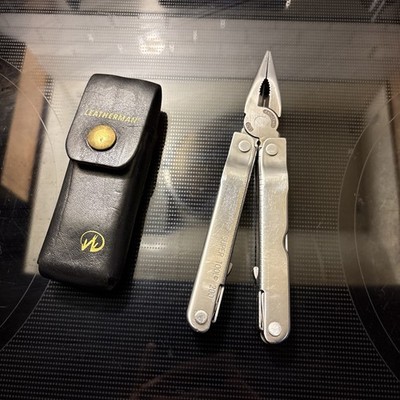 Vintage LEATHERMAN Super TOOL 200 Multi Tool! 03/04 Date Stamp! NICE with sheath