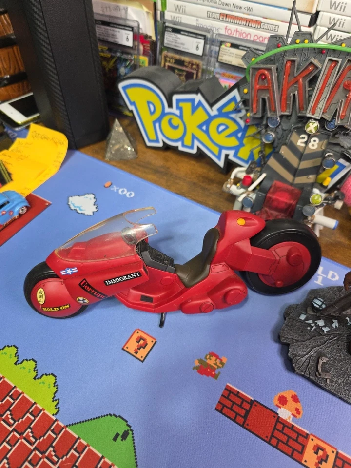 Mcfarlane Akira Figure lot of 3 Akira, Bike, Throne (2000) - Image 2 of 4