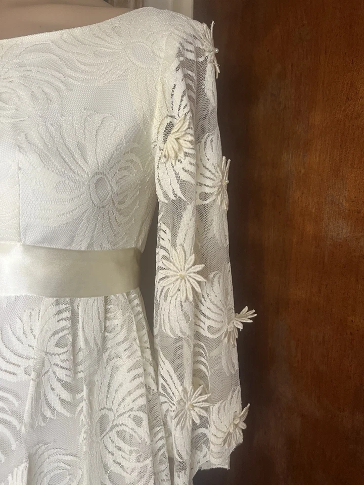 VTG Ivory 60s 70s Mod Hippie Flower Lace Boho Wedding Gown by Bridal Originals 6 - Image 4 of 4