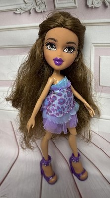 MGA Bratz Metallic Madness Yasmin Doll Original Clothes & Shoes Articulated Legs
