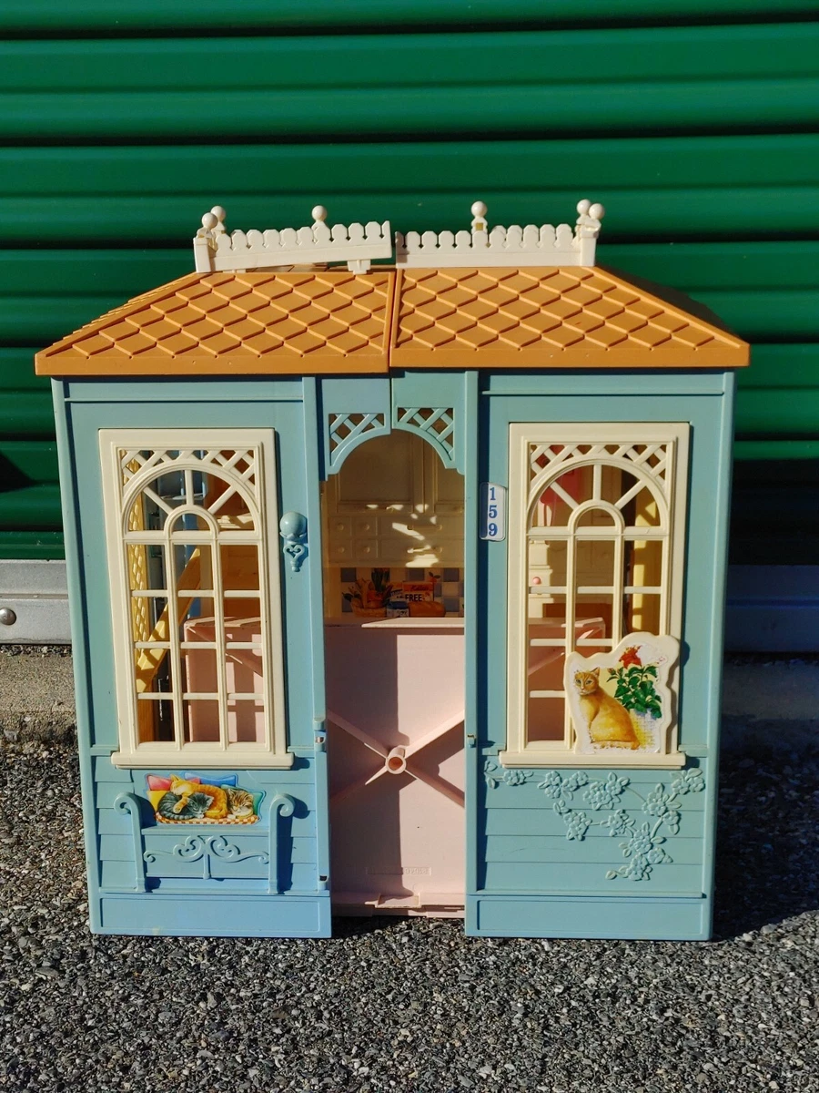 Does the barbie dream house fold up clearance