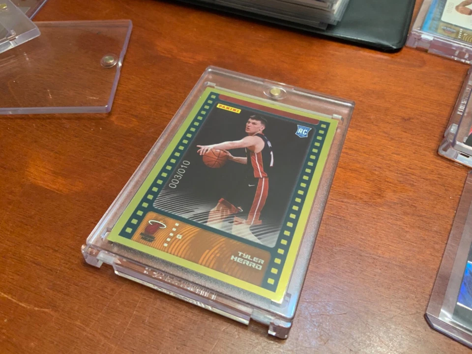 TYLER HERRO RC GOLD FOIL ROOKIE #/10 - 2019-20 Panini Sticker & Card Collection - Image 4 of 4