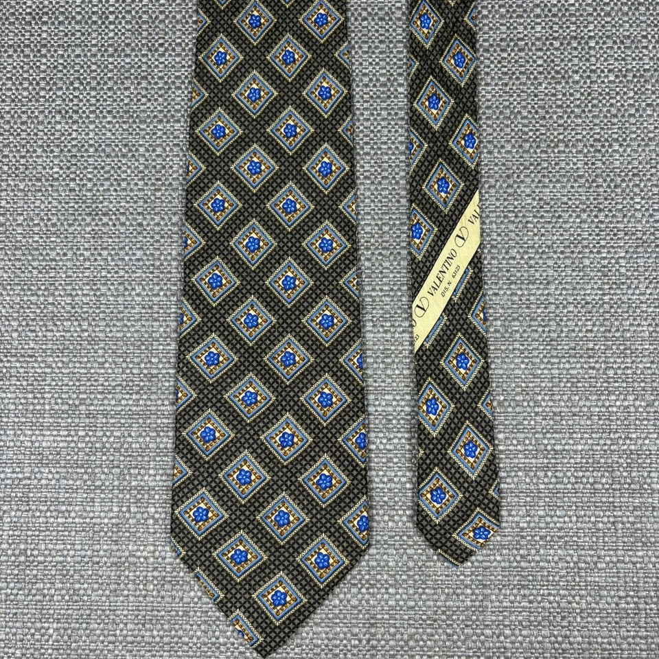 Corbata de hombre Valentino negra dorada azul foulard seda 57" x 4" hecha en Italia Foto 2 de 4