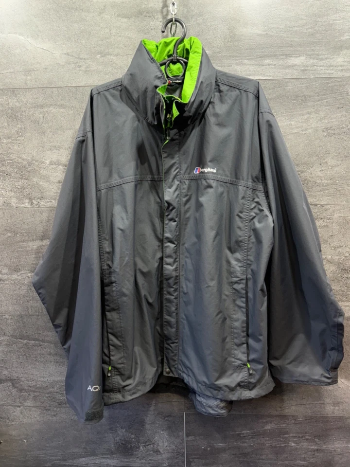 Chaqueta impermeable con capucha Berghaus AQ2 para hombre talla 2XL Foto 2 de 4