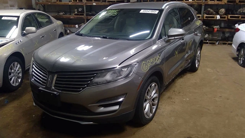 MKC 2016 Glove Box 933956 - Imagem 3 de 4