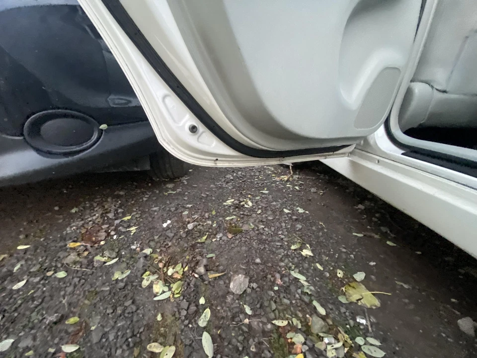 Used Rear Left Door Assembly Rear Side fits: 2012 Toyota Prius electric windows Foto 2 de 4