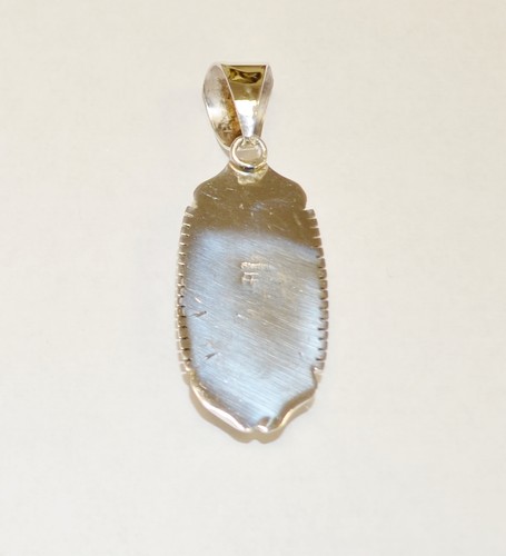 Colgante turquesa ópalo australiano con incrustaciones de plata esterlina nativa americana - Imagen 2 de 2