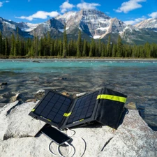 Goal Zero Nomad 7 Black Portable Solar Panel, charge your smartphone by the Sun