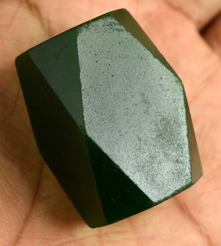 Brazilian Emerald 333.40 Ct Natural Gemstone Fancy Pyramid Shape - Picture 2 of 4