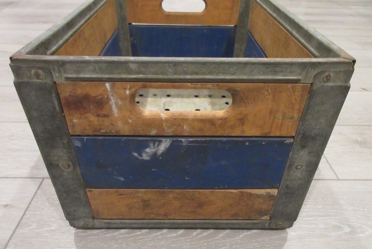 VINTAGE RARE KNUDSEN CRY CO 1967 WOOD METAL MILK CRATE BOX DAIRY